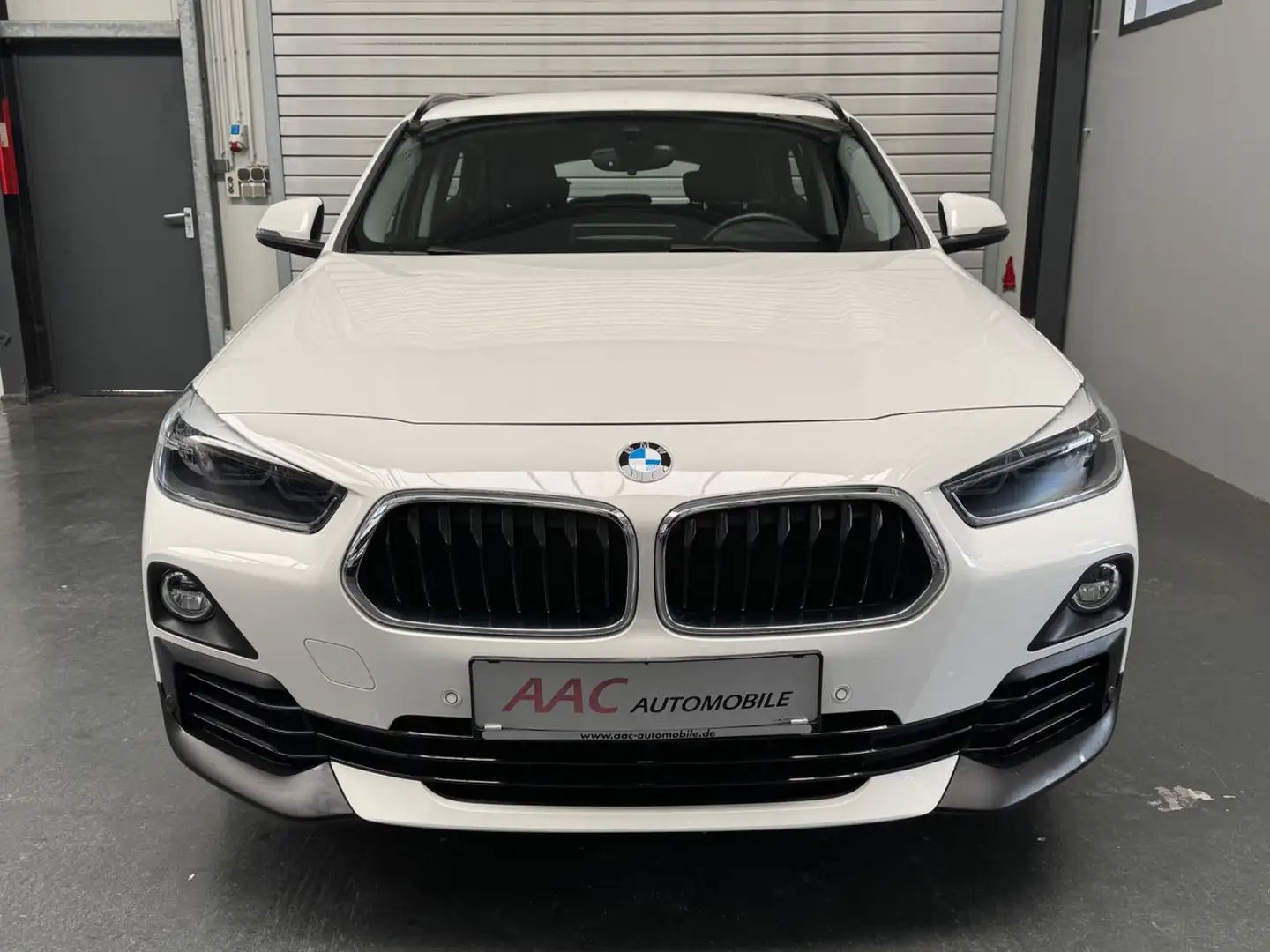BMW X2 sDrive 20 d/Navi/Tempomat/Cam/HUD Weiß - 2