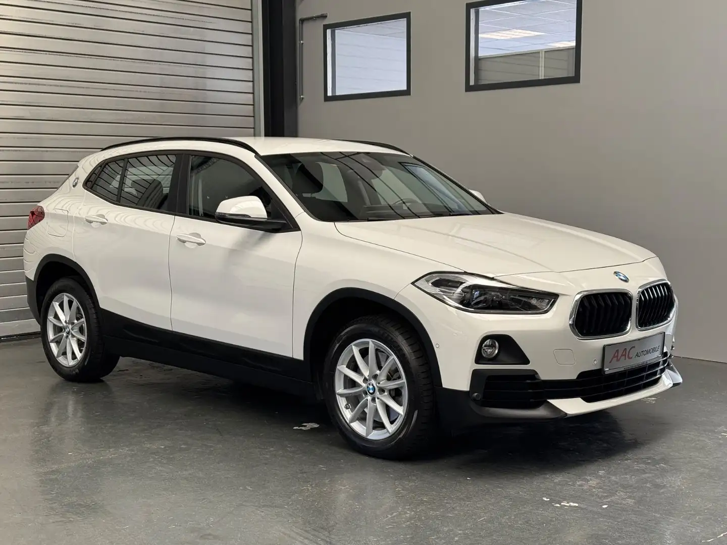 BMW X2 sDrive 20 d/Navi/Tempomat/Cam/HUD Weiß - 1