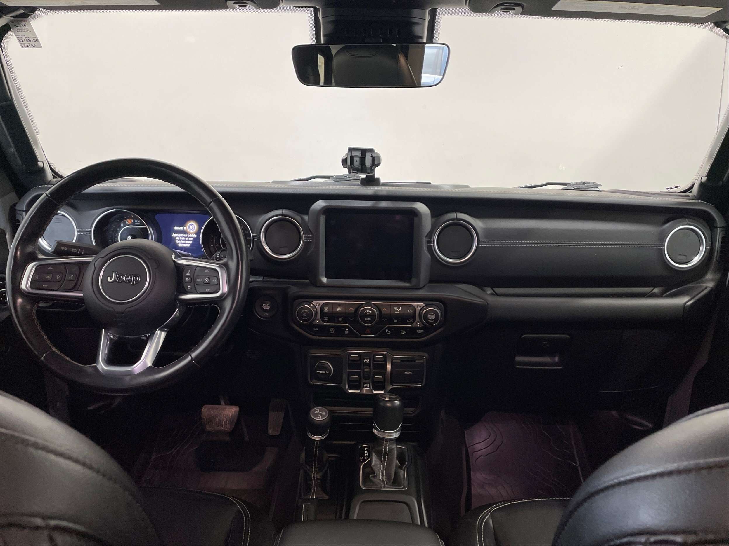 2020 Jeep Wrangler SAHARA	AWD Cuir GPS Mags Sièges chauffants Caméra — снимка 1