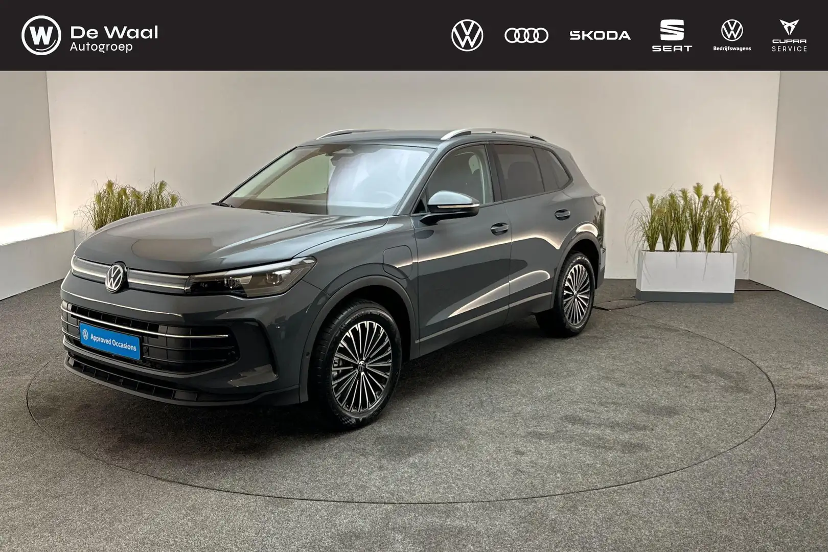 Volkswagen Tiguan 1.5 204pk DSG eHybrid Life Edition | Trekhaak Zwen Grijs - 1