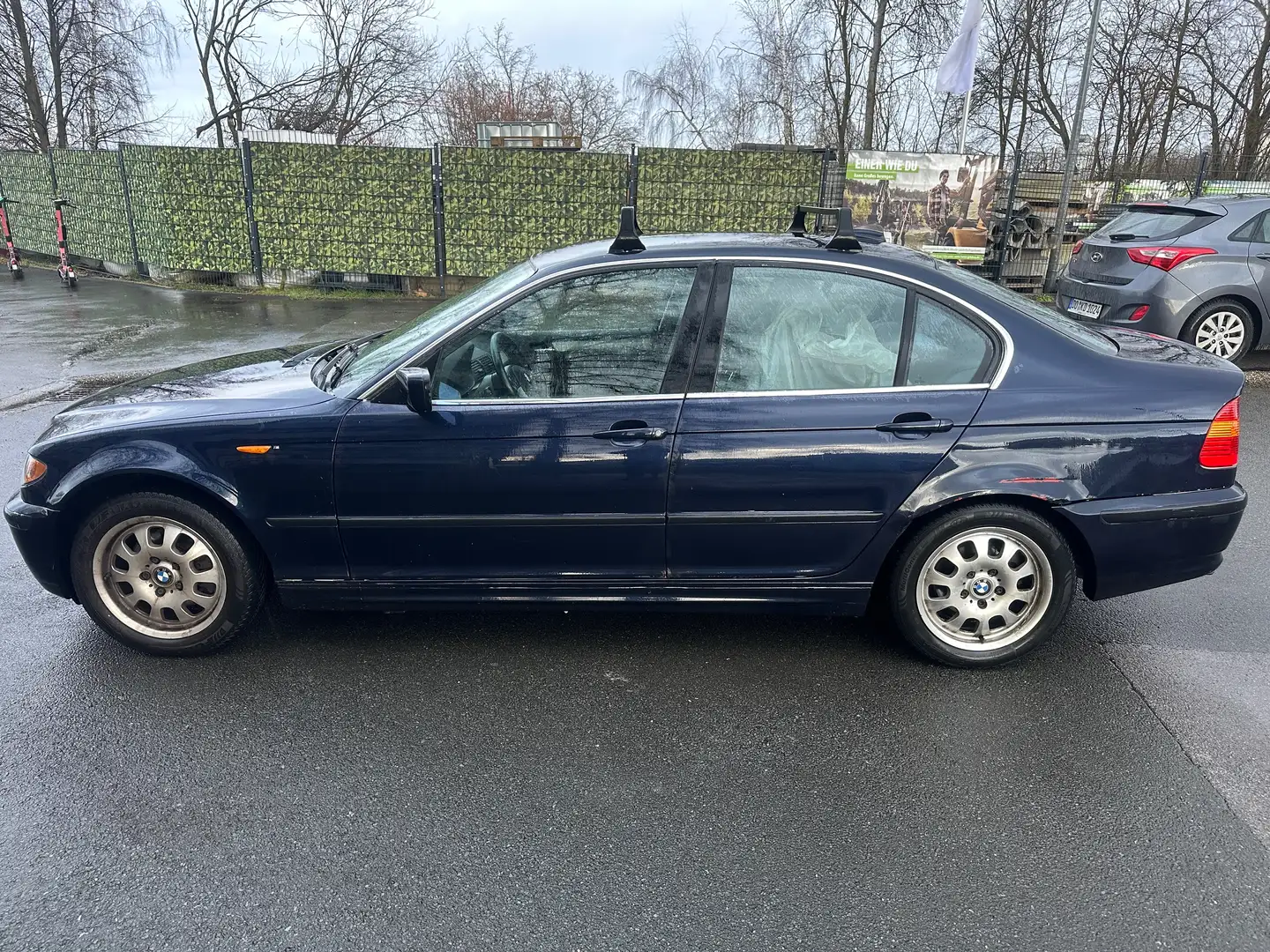 BMW 320 320i Mavi - 2