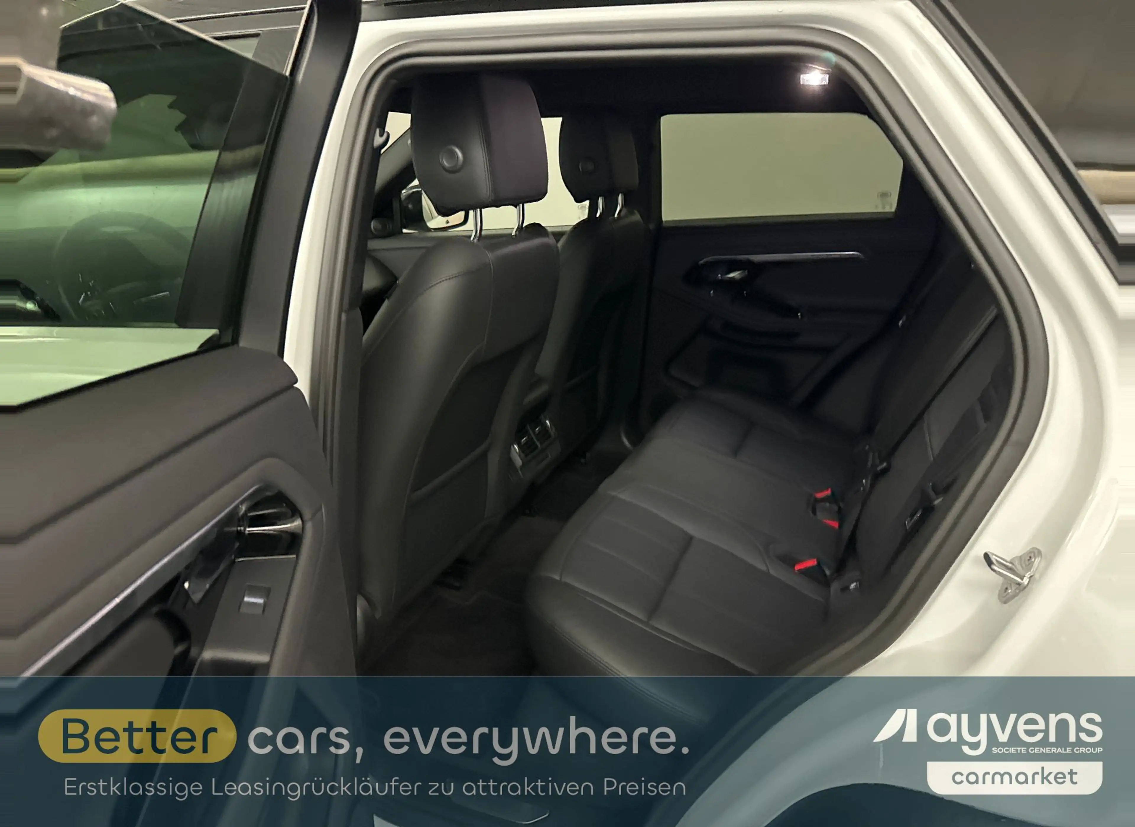 Land Rover Range Rover Evoque P300e — photo 10