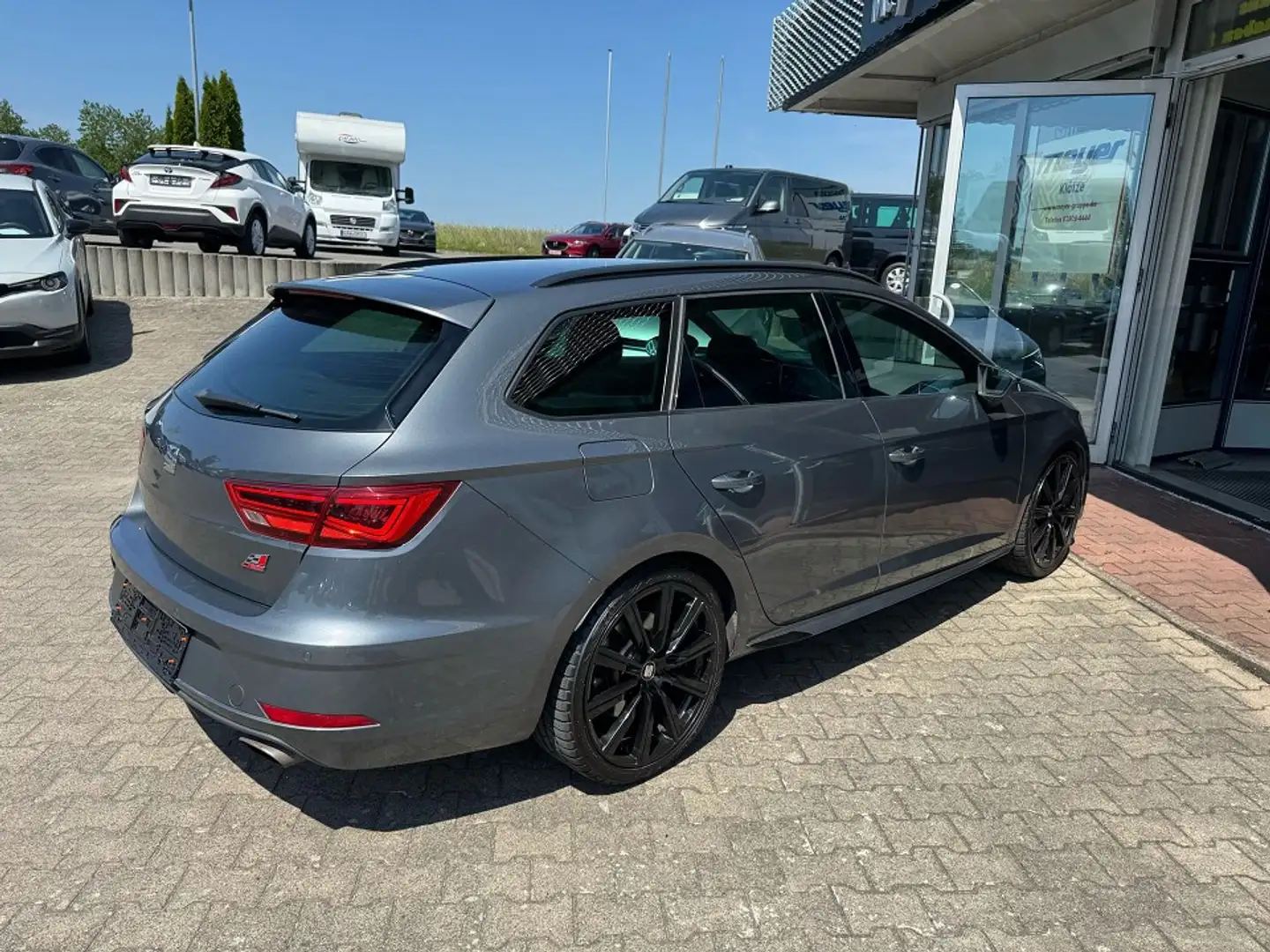 SEAT Leon ST 2.0 TSI Cupra 300 Cupra 300 Gris - 2