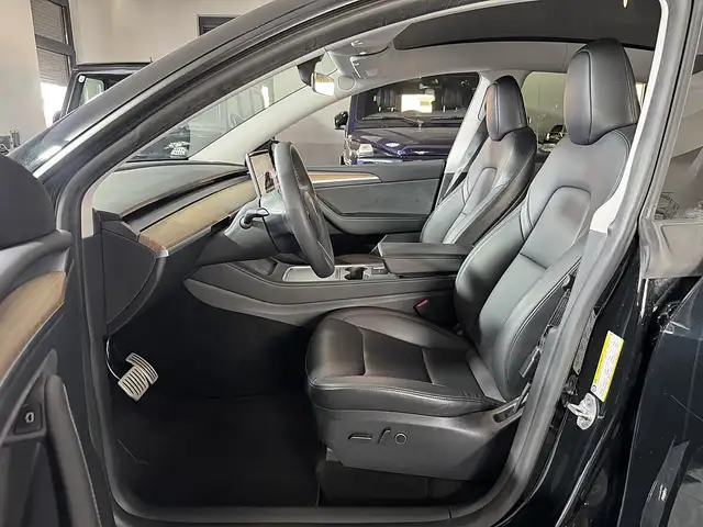 Tesla Model Y view 9