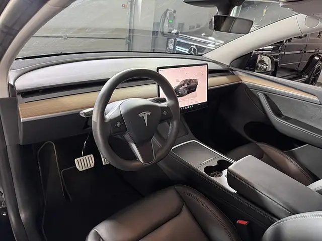 Tesla Model Y view 7