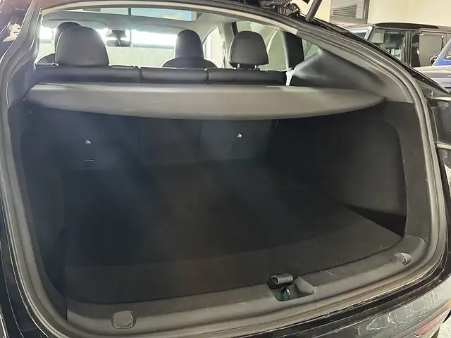 Tesla Model Y view 15