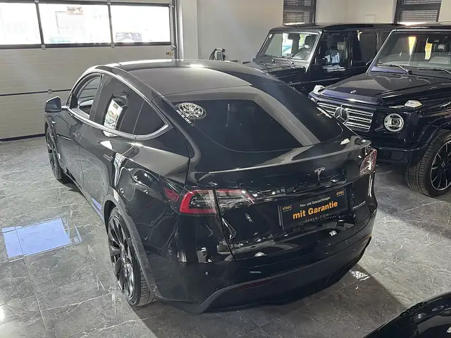 Tesla Model Y view 6