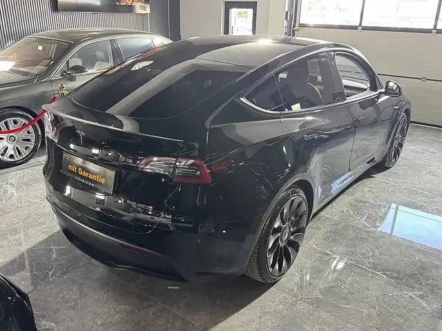 Tesla Model Y view 5