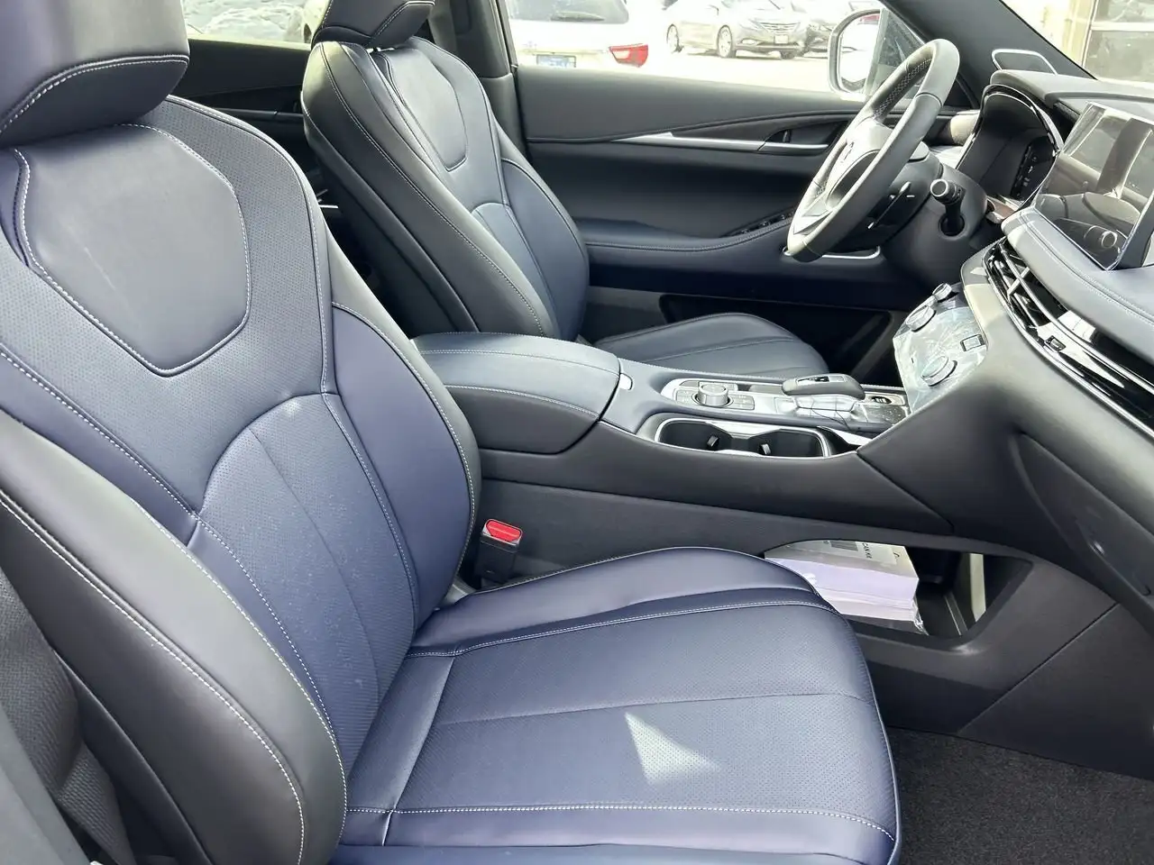 Infiniti QX60 снимка Infiniti QX60