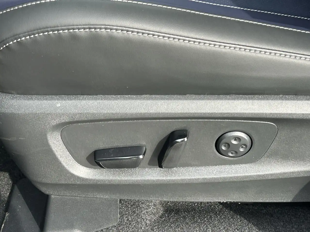 Infiniti QX60 снимка Infiniti QX60