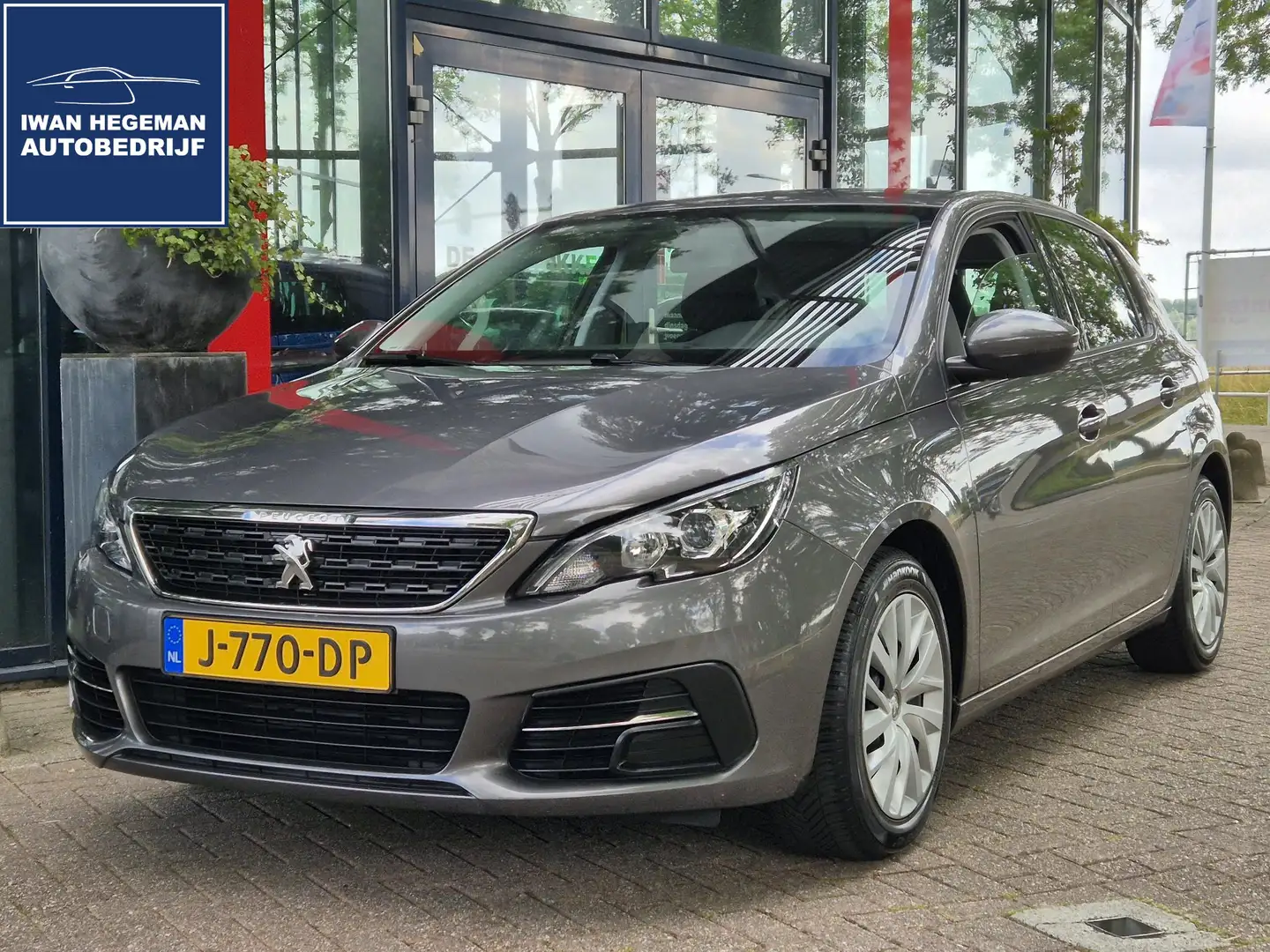 Peugeot 308 1.2 PureTech Blue Lease | Navigatie | Aircondition Gris - 1