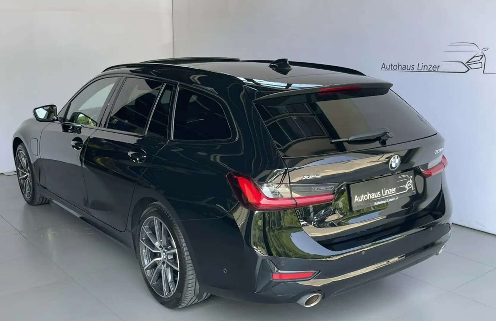 BMW 330 e xDrive M-Lenkrad *LASER*ACC*360*PANO*MEMO*H&K Noir - 2