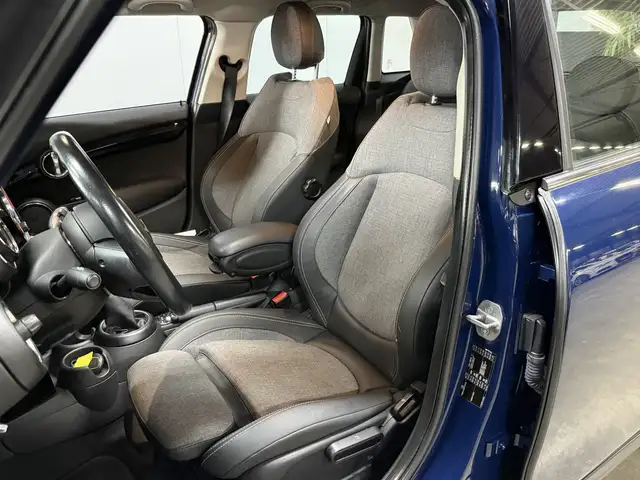 Mini Hatch view 14