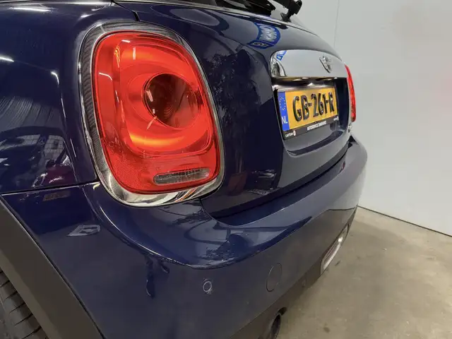 Mini Hatch view 11
