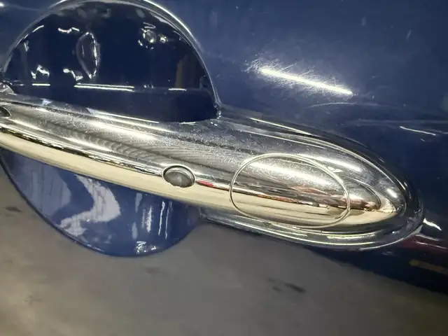 Mini Hatch view 15