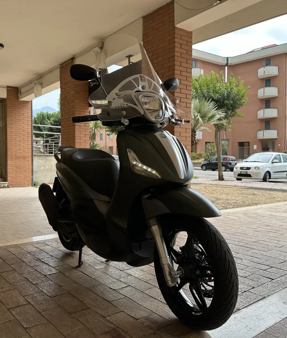 Piaggio Beverly 350 S - 1