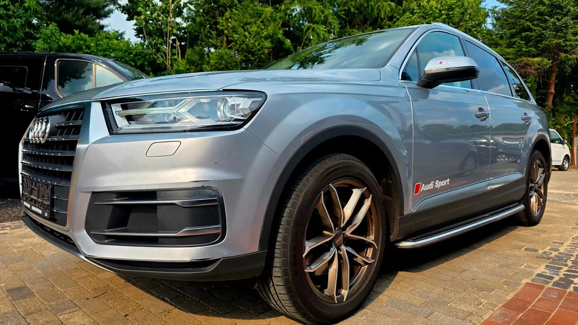 Audi Q7 3.0 TDI ultra quattro Xenon Leder Navi Stříbrná - 1