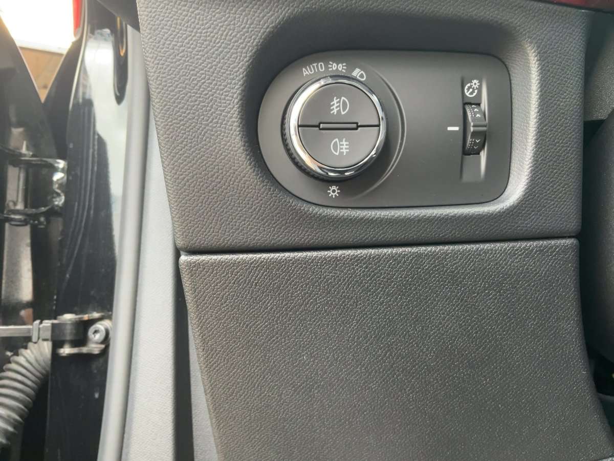 Opel Mokka E