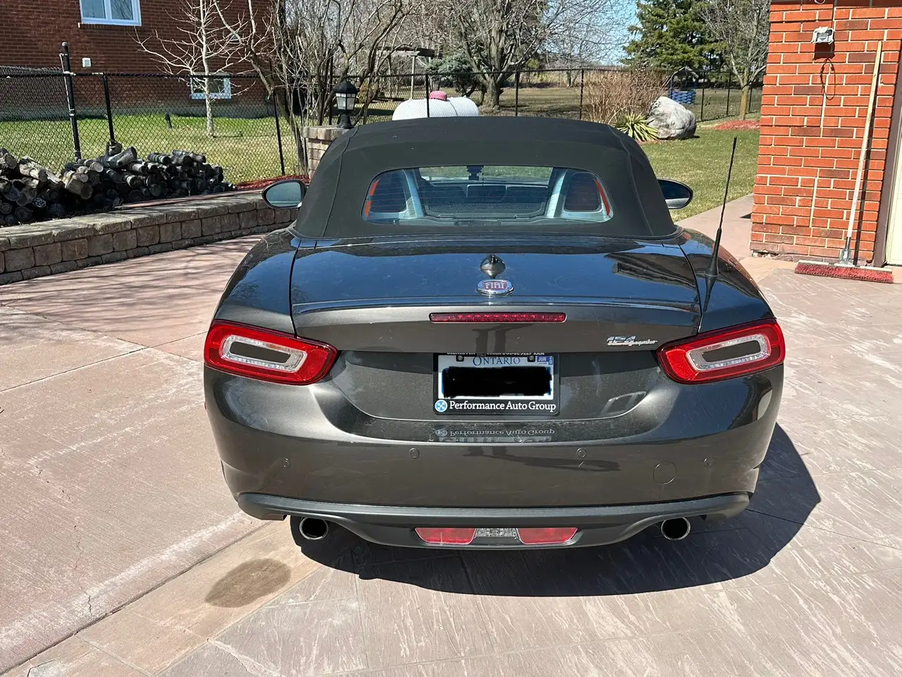 Fiat 124 Spider снимка Fiat 124 Spider