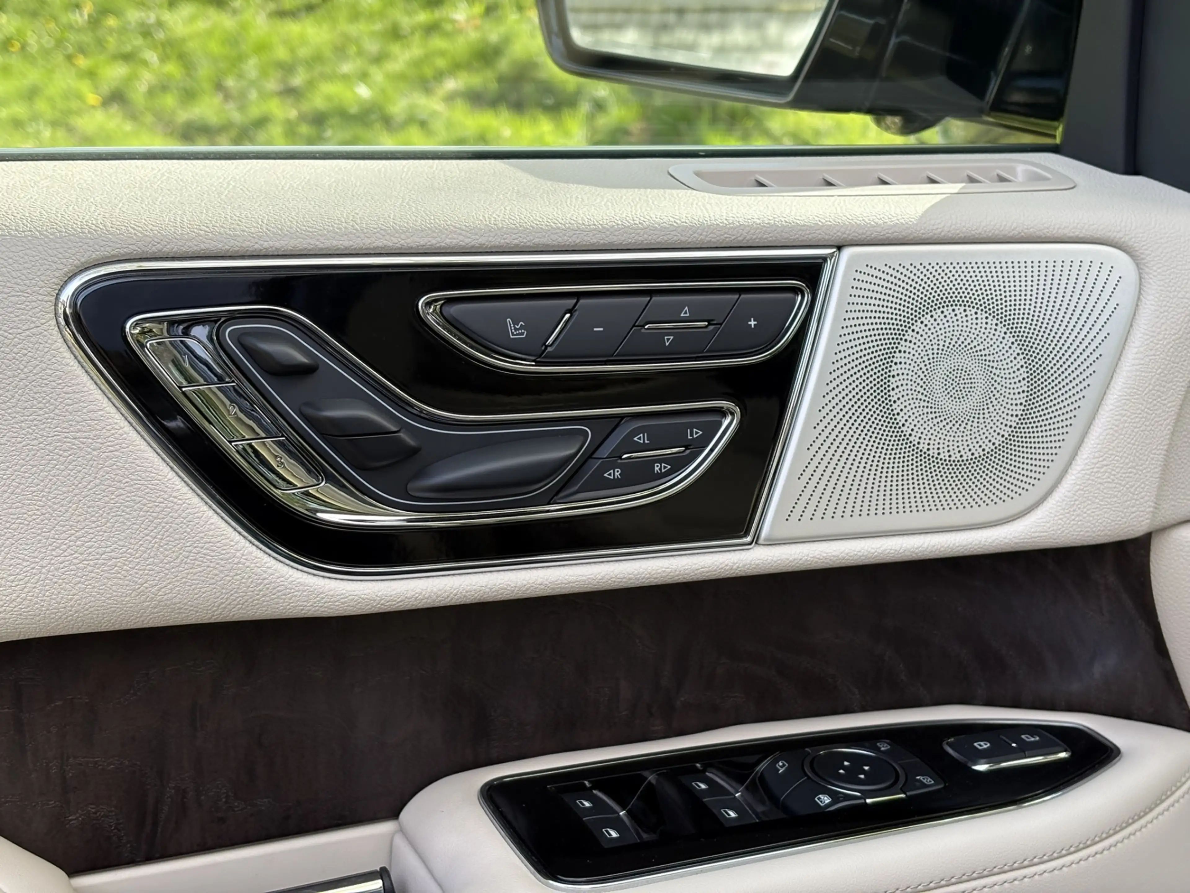 Lincoln Navigator 3.5TT AWD Reserve Lang 7-P — photo 12