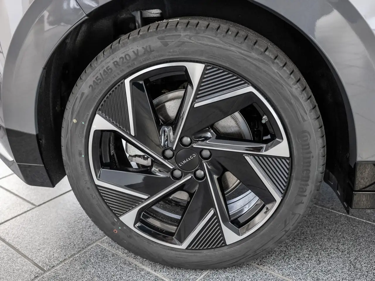 Lynk & Co 02
