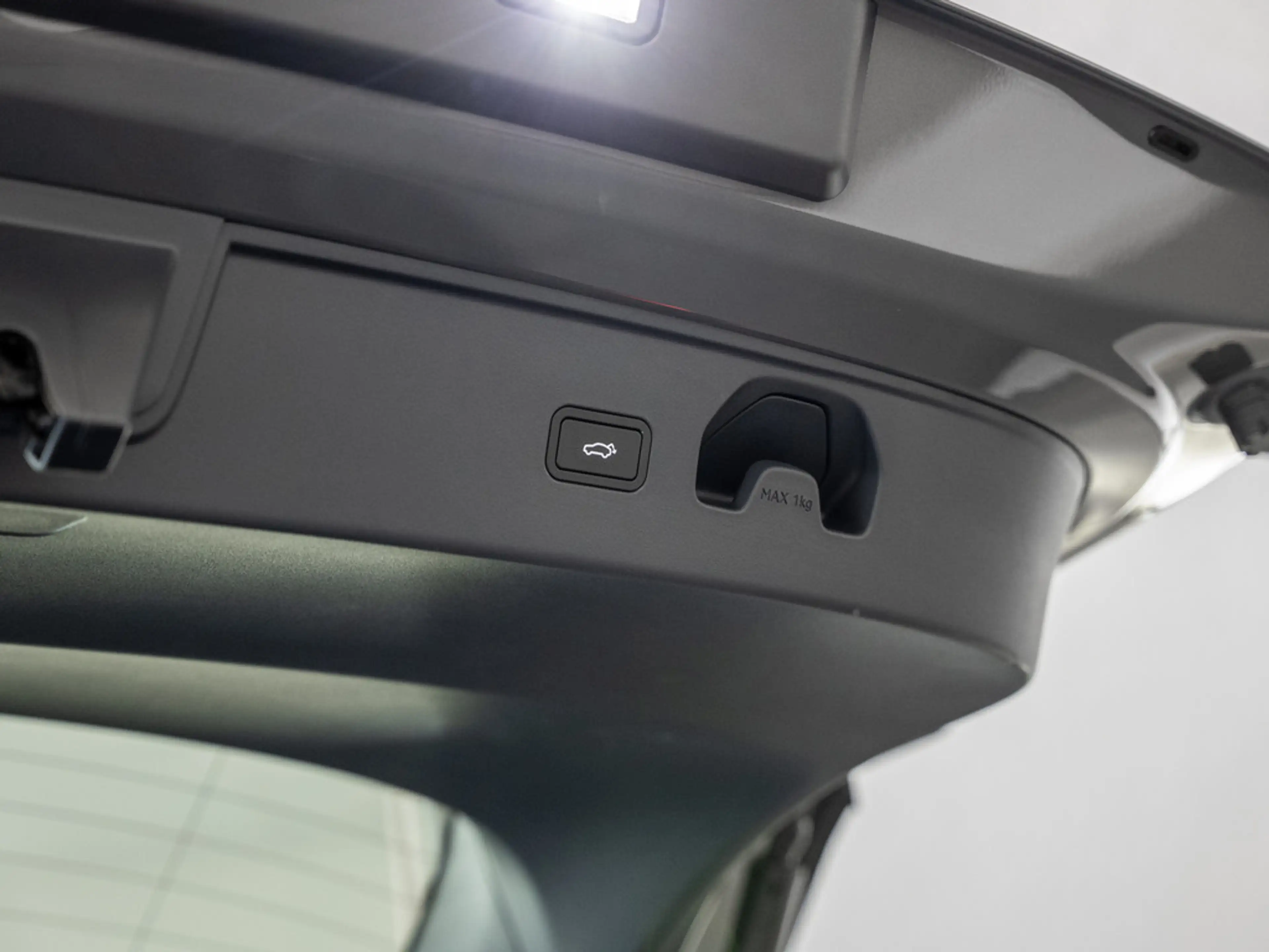 Lynk & Co 02 More SHZ KAMERA NAVI W-LAN ACC LED PANO — photo 11