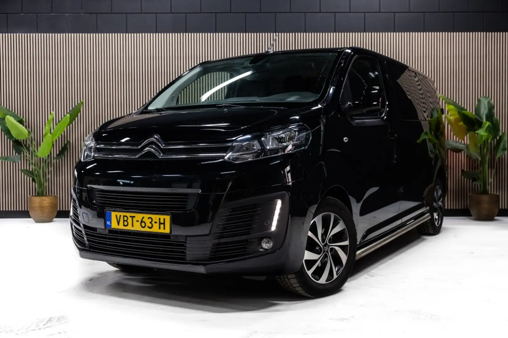 Citroen Jumpy 2.0 BlueHDI | Dark Edition | Camera | Leder | CarP Zwart - 1