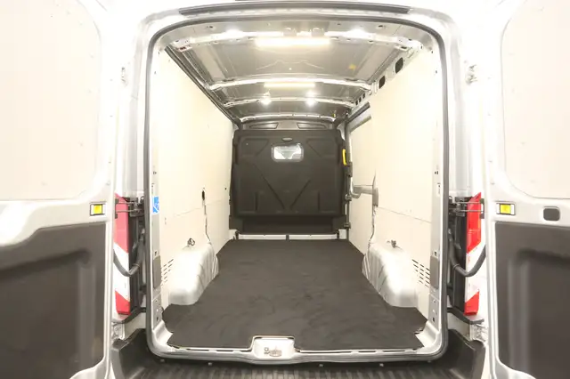 Ford Transit view 3