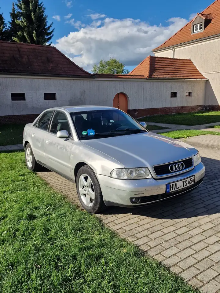 Audi A4 B5 2,4l V6, foto 1