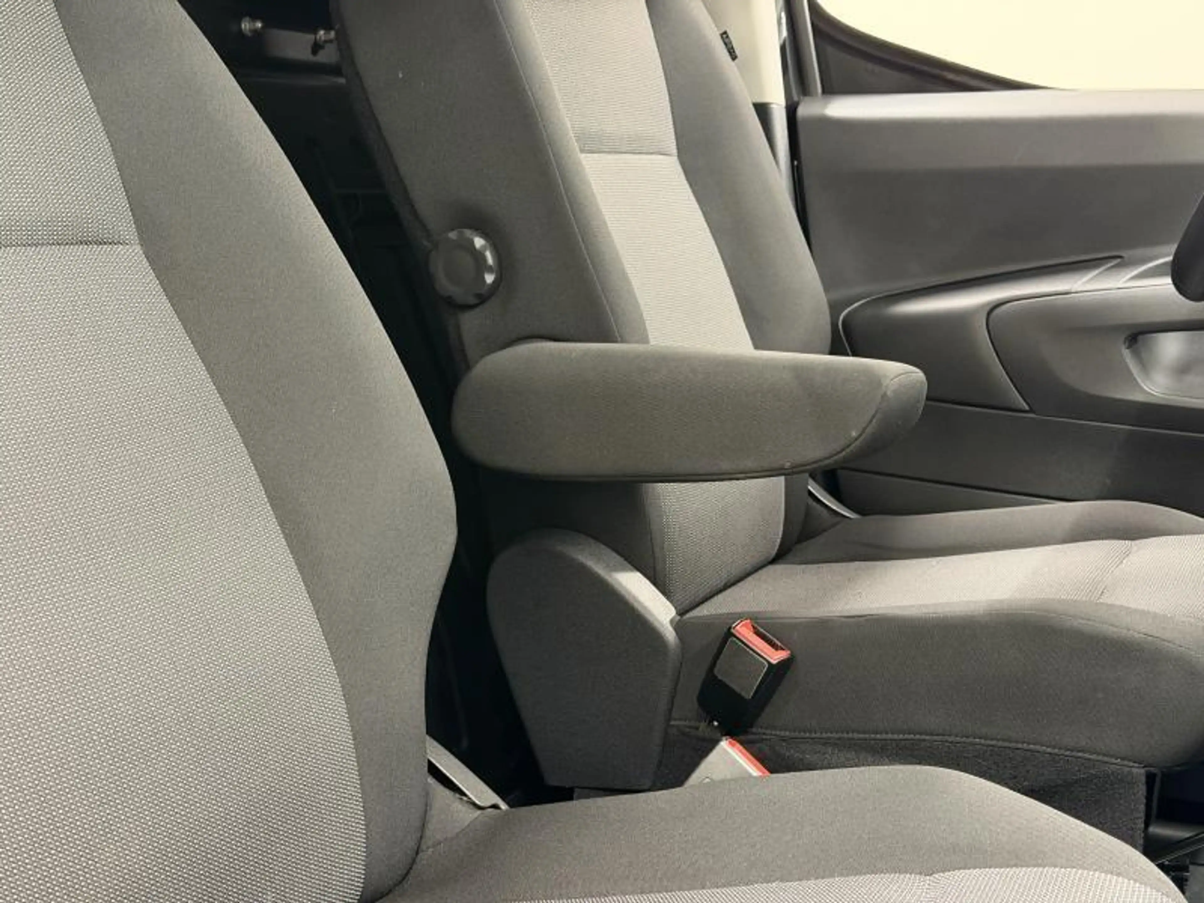 Toyota Proace City LWB Comfort + Tech Pack + Automaat — photo 14