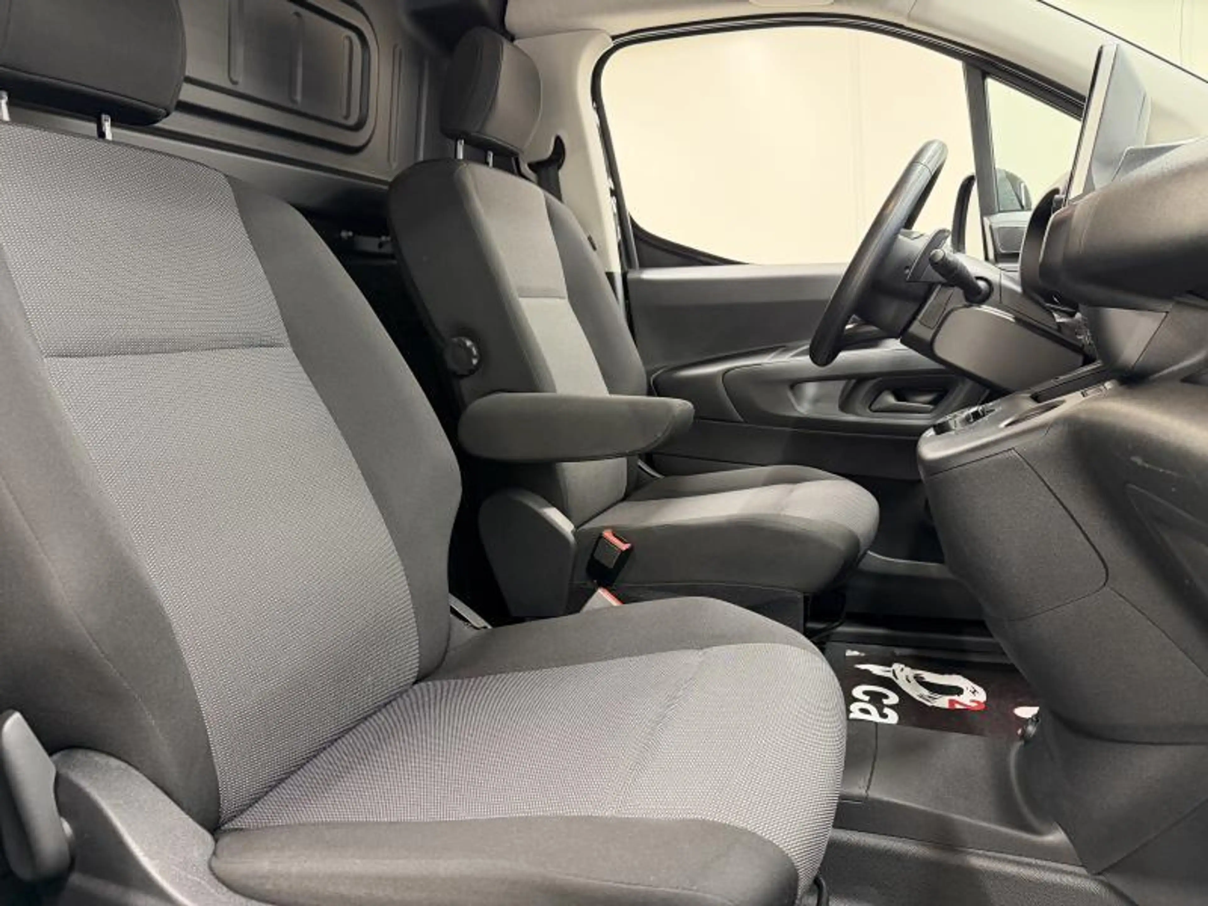 Toyota Proace City LWB Comfort + Tech Pack + Automaat — photo 15