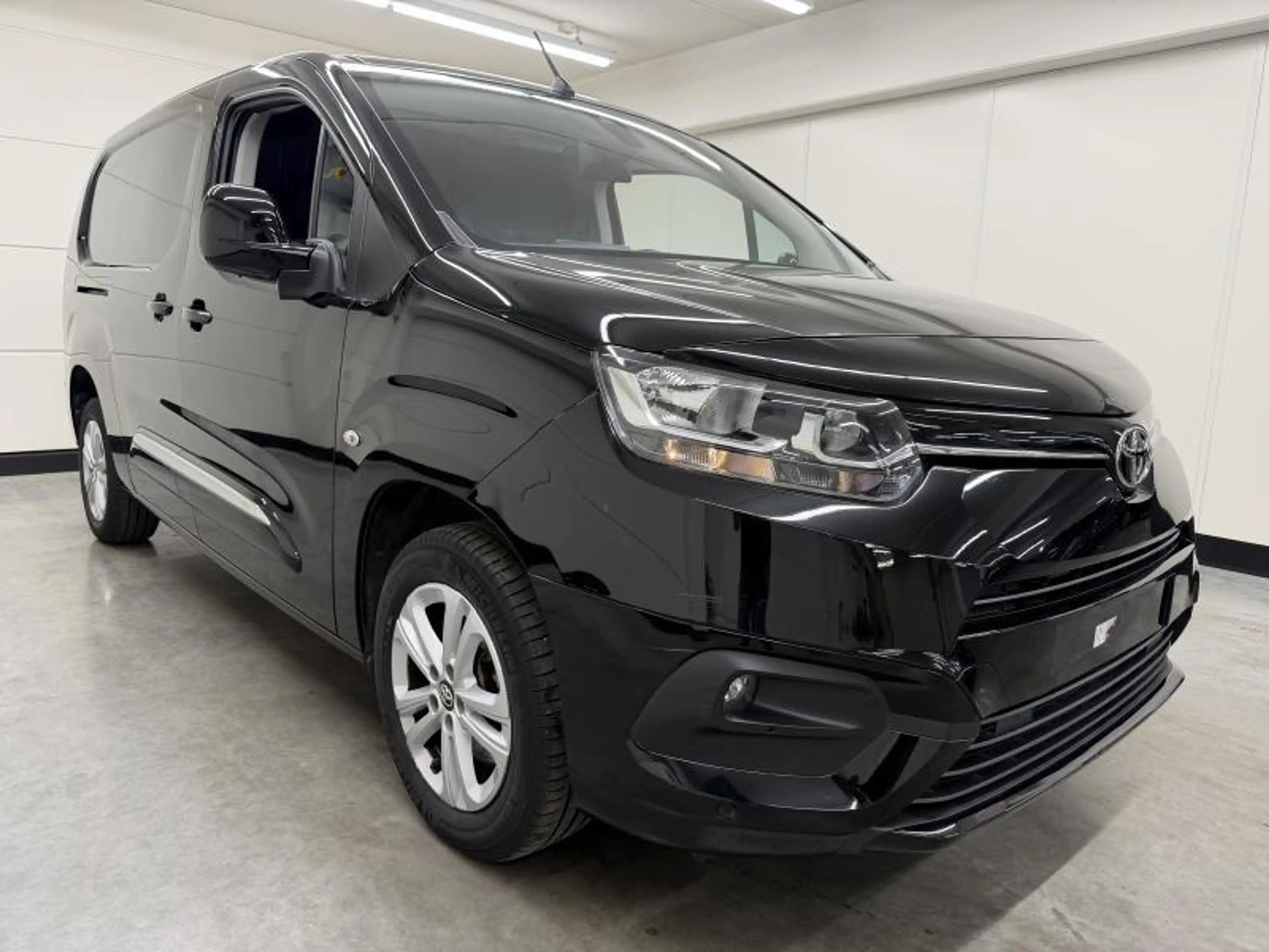 Toyota Proace City LWB Comfort + Tech Pack + Automaat — photo 4