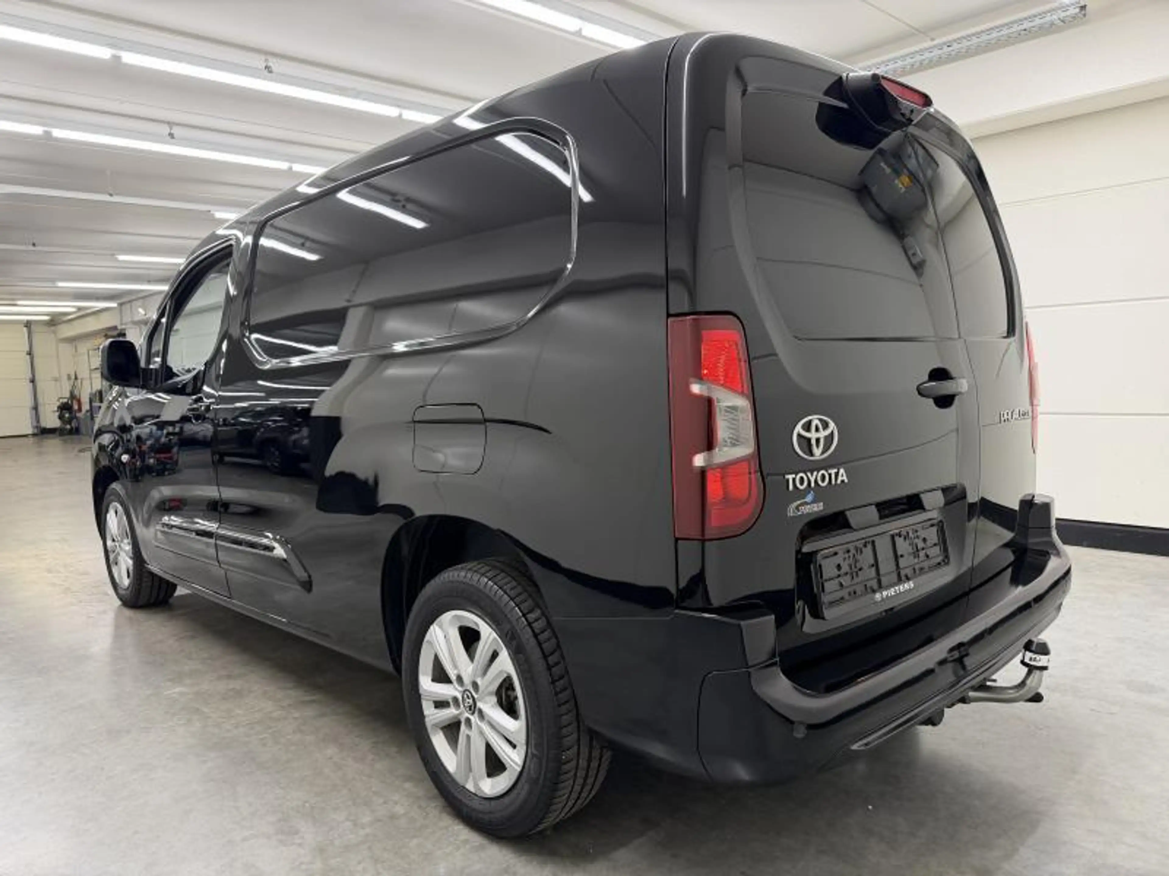 Toyota Proace City LWB Comfort + Tech Pack + Automaat — photo 2