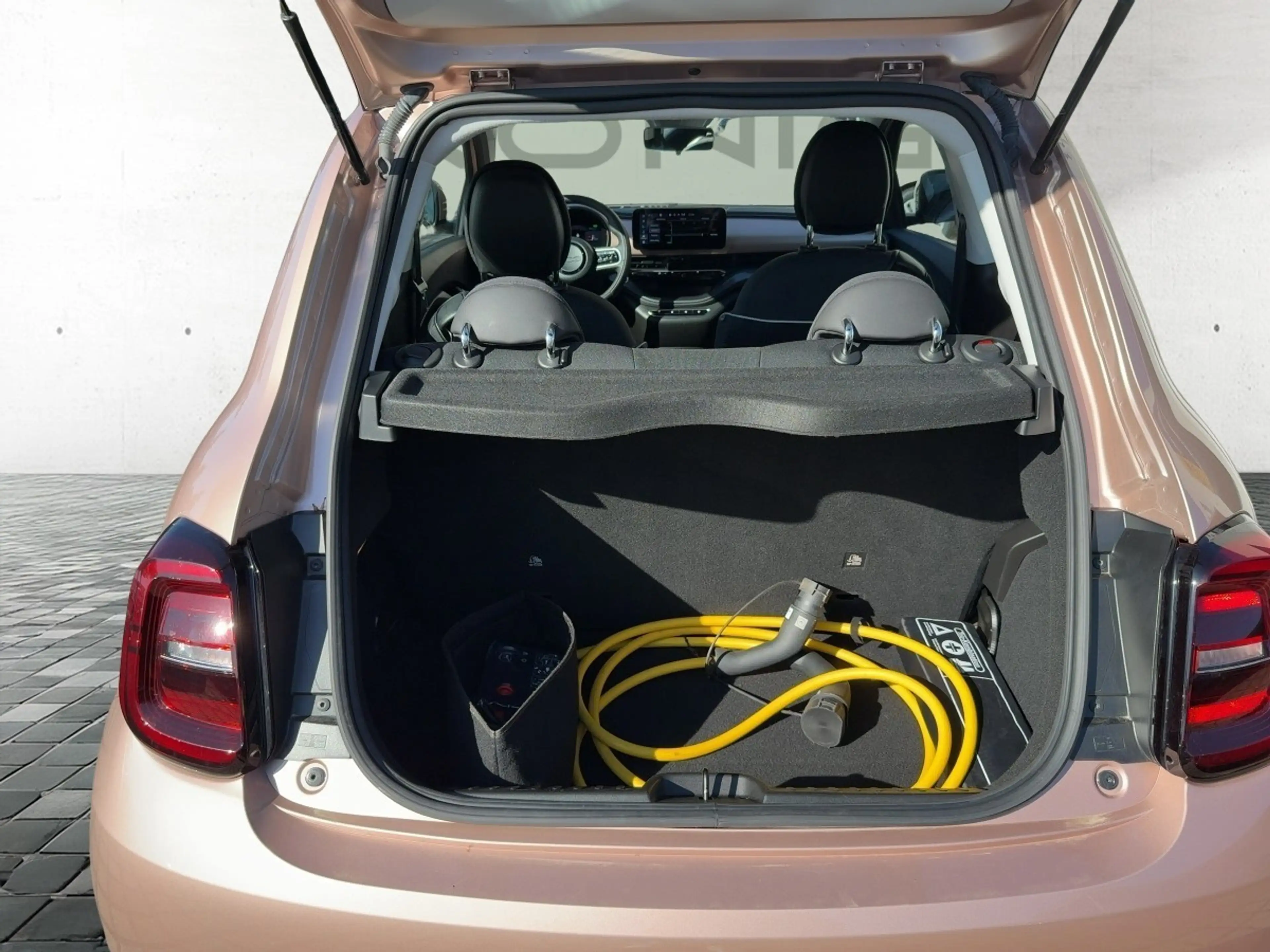 Fiat 500e Elektro 42 kWh  Klimaautomatik*Carplay — photo 6