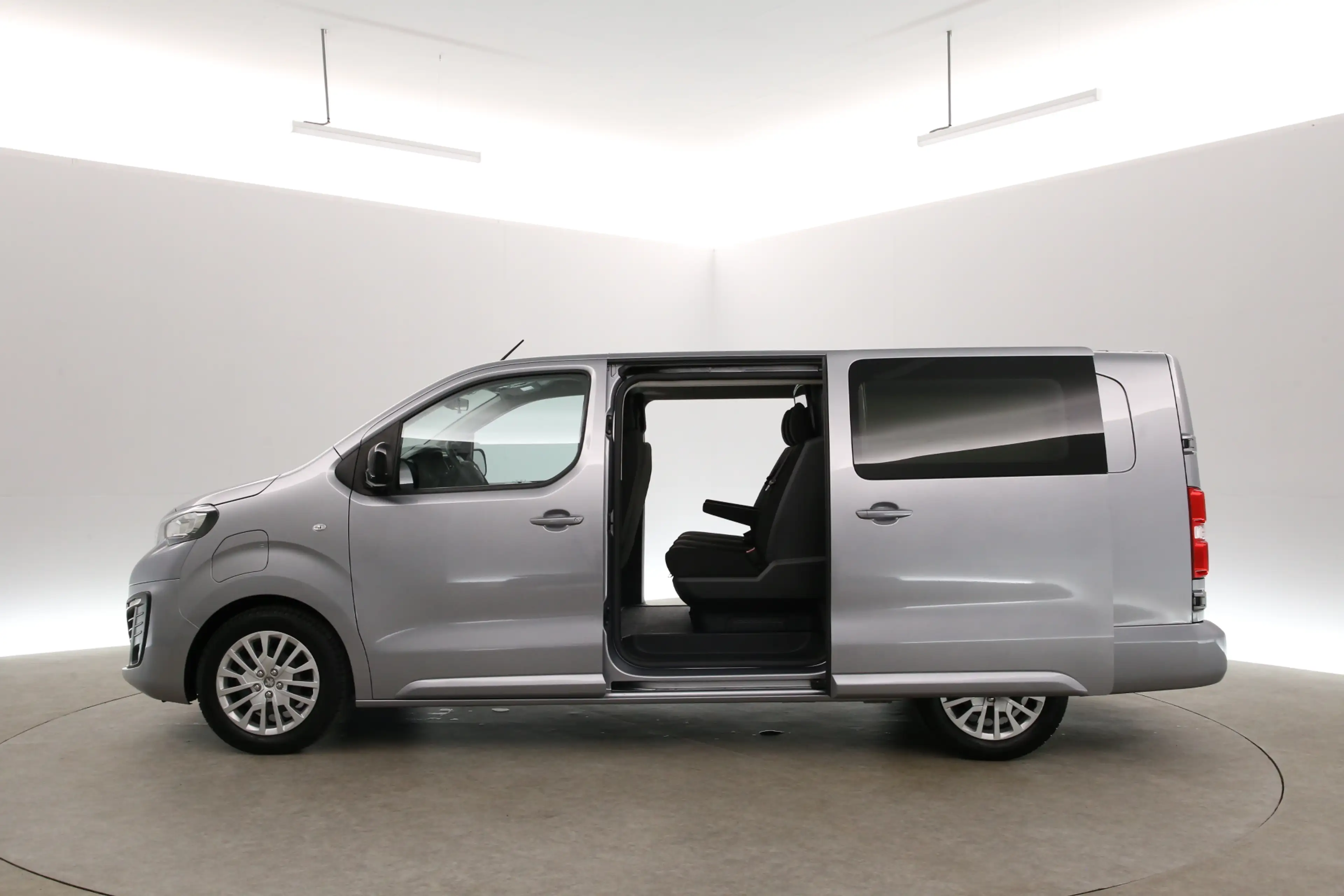 Opel Vivaro-e Peugeot E-Expert Long Premium 75 kWh L3H1 | Snella — photo 8