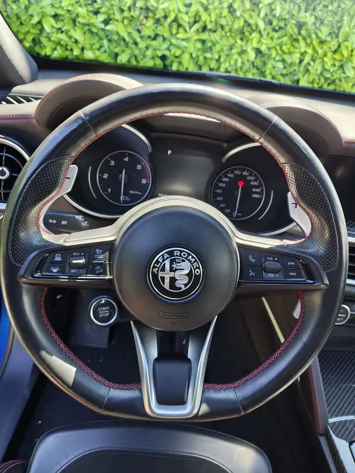 Alfa Romeo Stelvio 2022 — фото 12