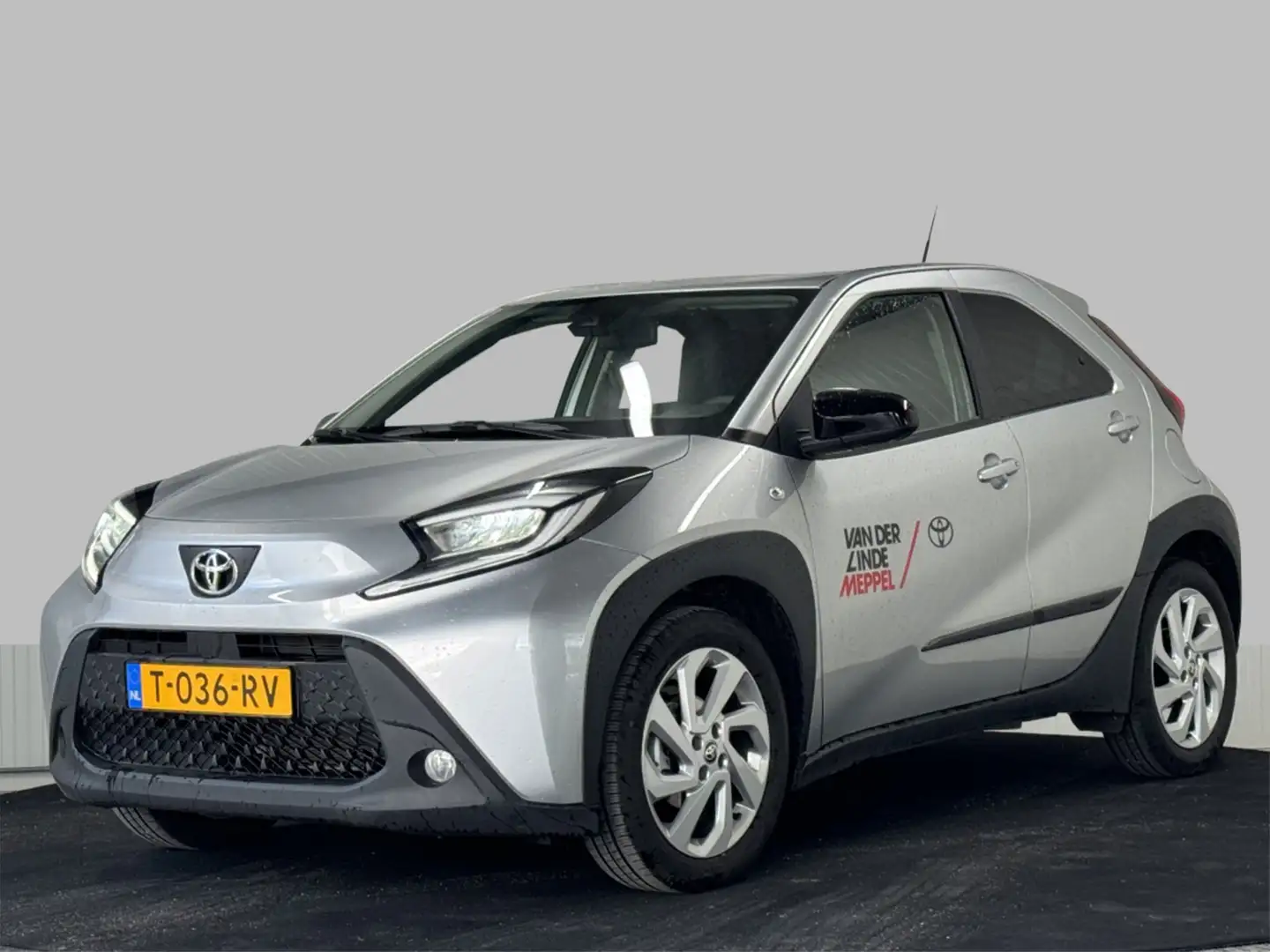 Toyota Aygo X 1.0 VVT-i MT First Edition NL Demo Camera Cruise A Grijs - 1