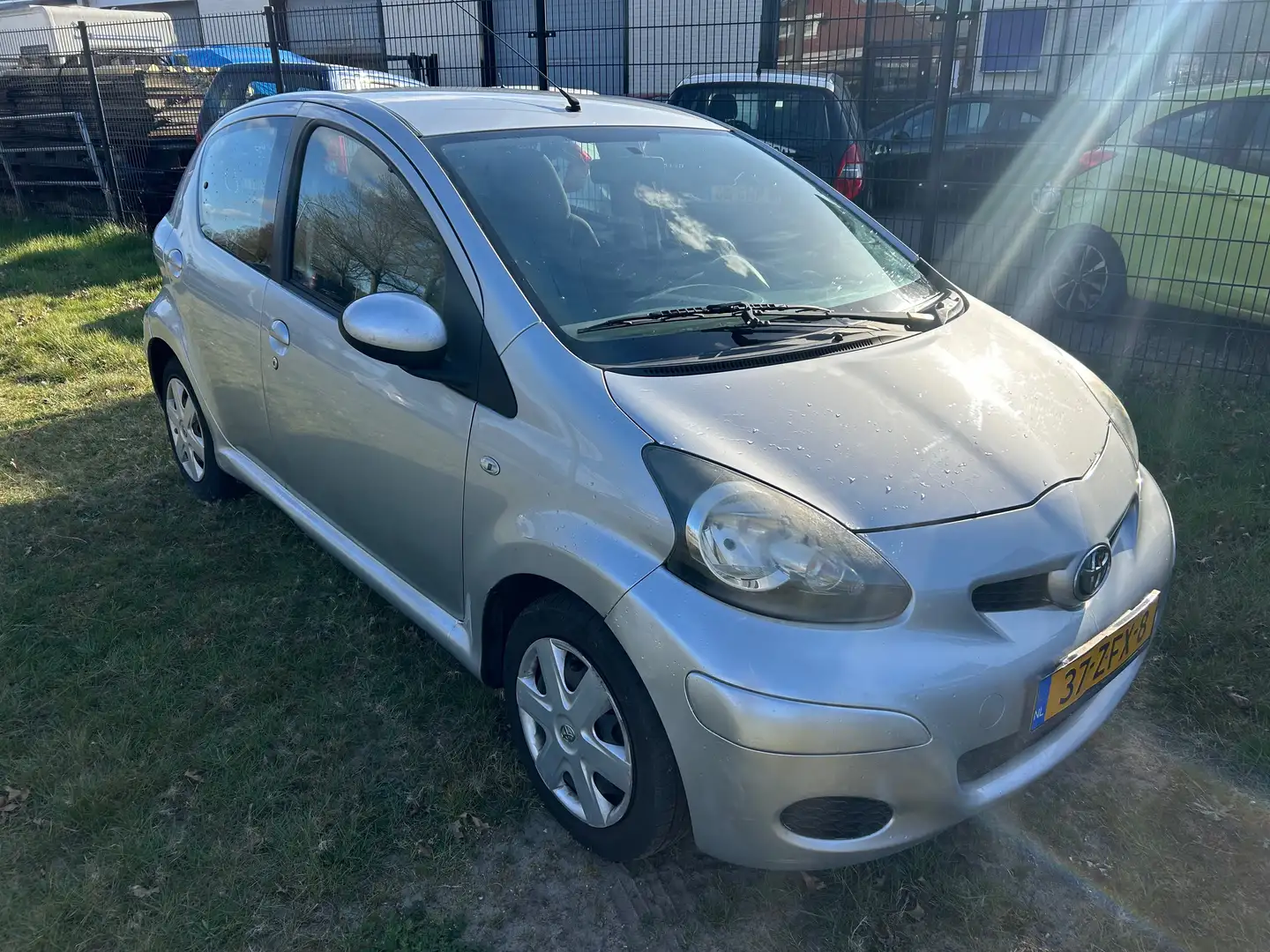Toyota Aygo Aygo 1.0-12V Comfort Zilver - 2