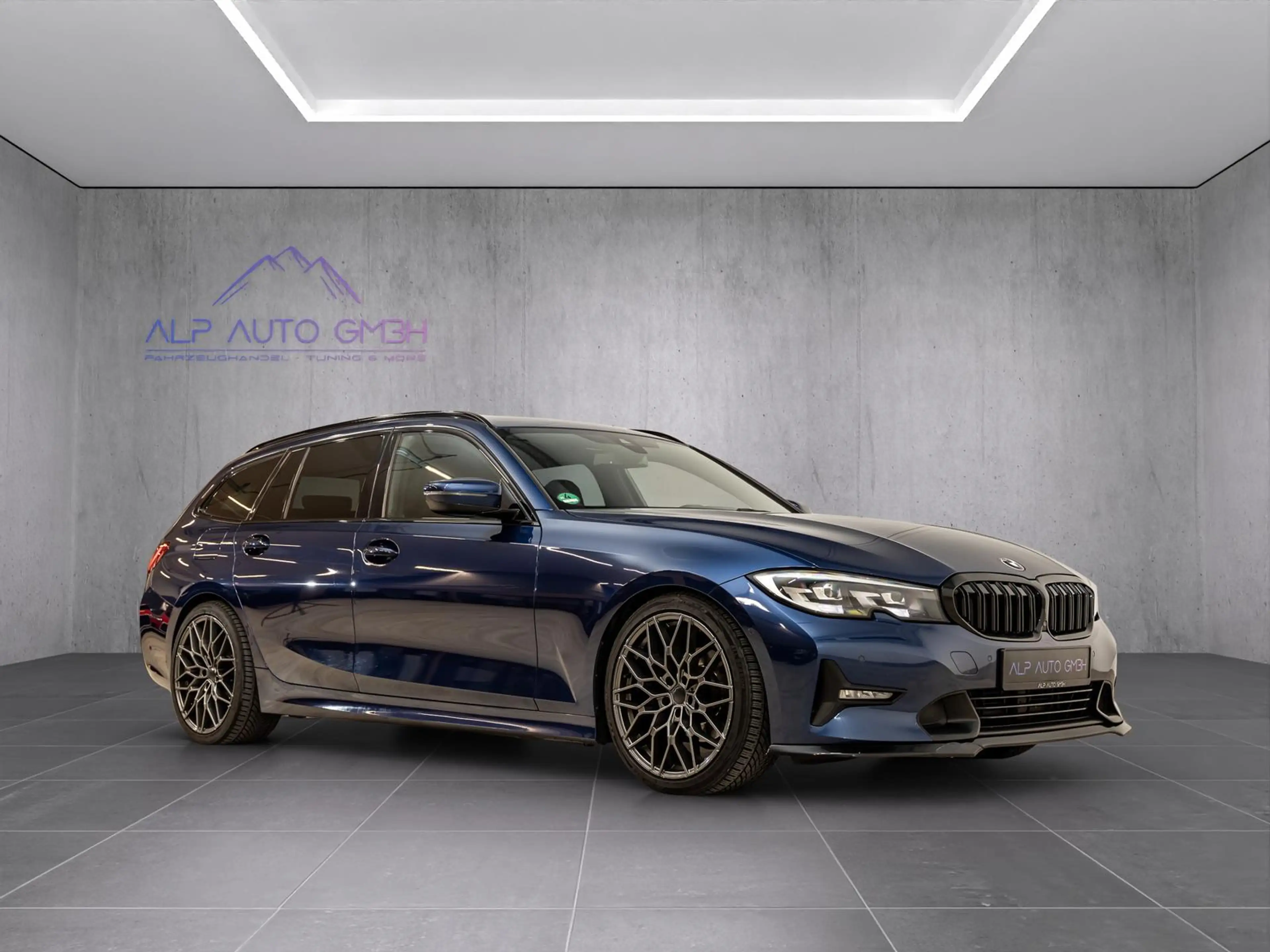 BMW 320 d xDrive Sport Line SHADOW/LED/KAM./AMBIENTE — photo 2