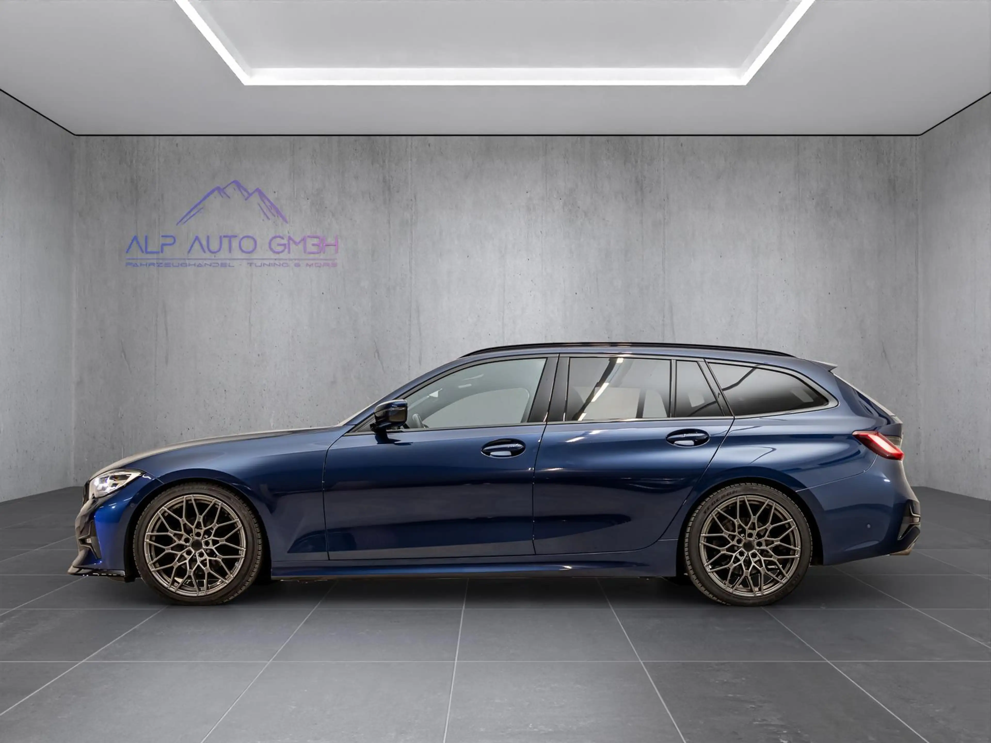 BMW 320 d xDrive Sport Line SHADOW/LED/KAM./AMBIENTE — photo 4