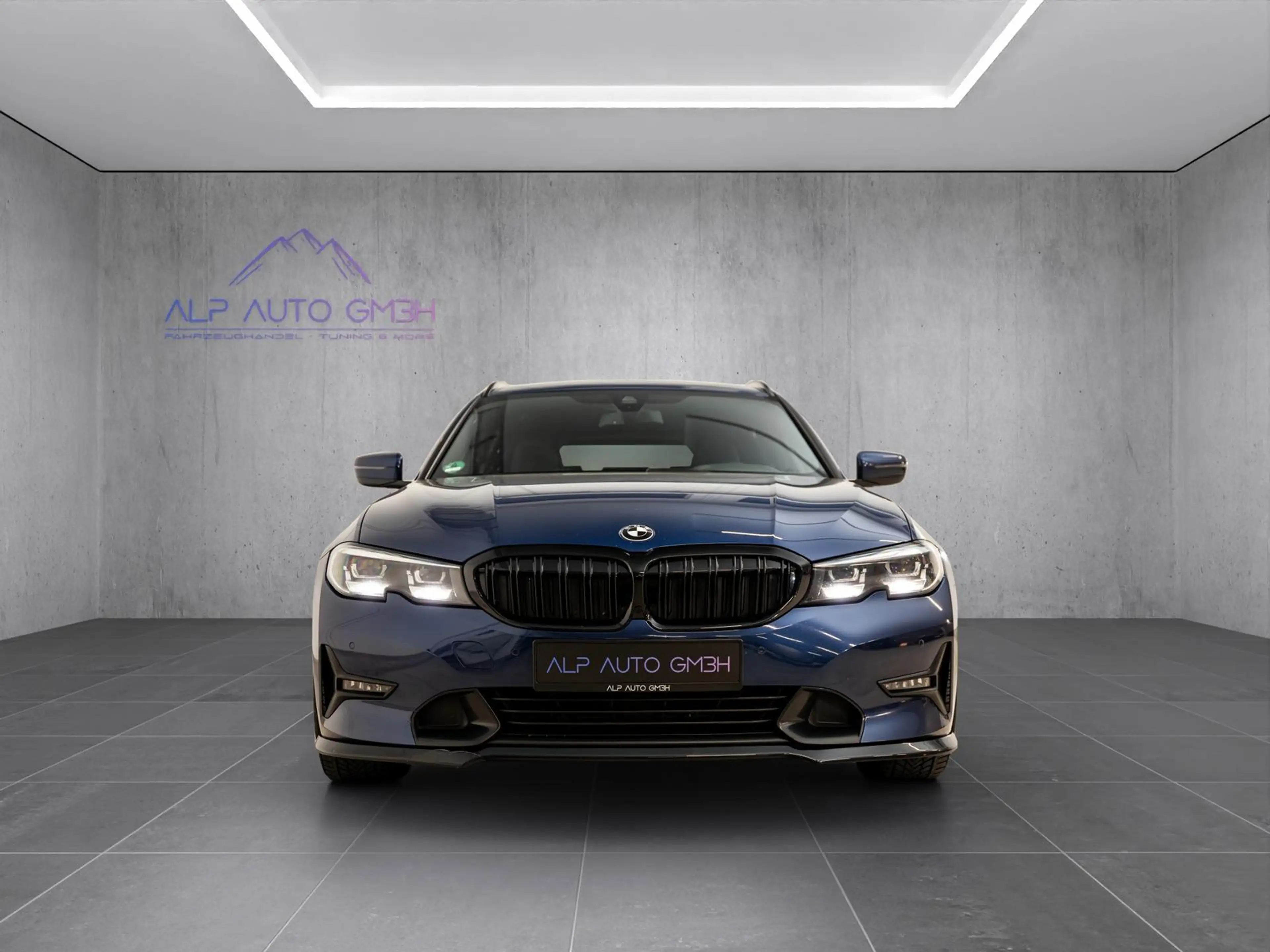 BMW 320 d xDrive Sport Line SHADOW/LED/KAM./AMBIENTE — photo 3
