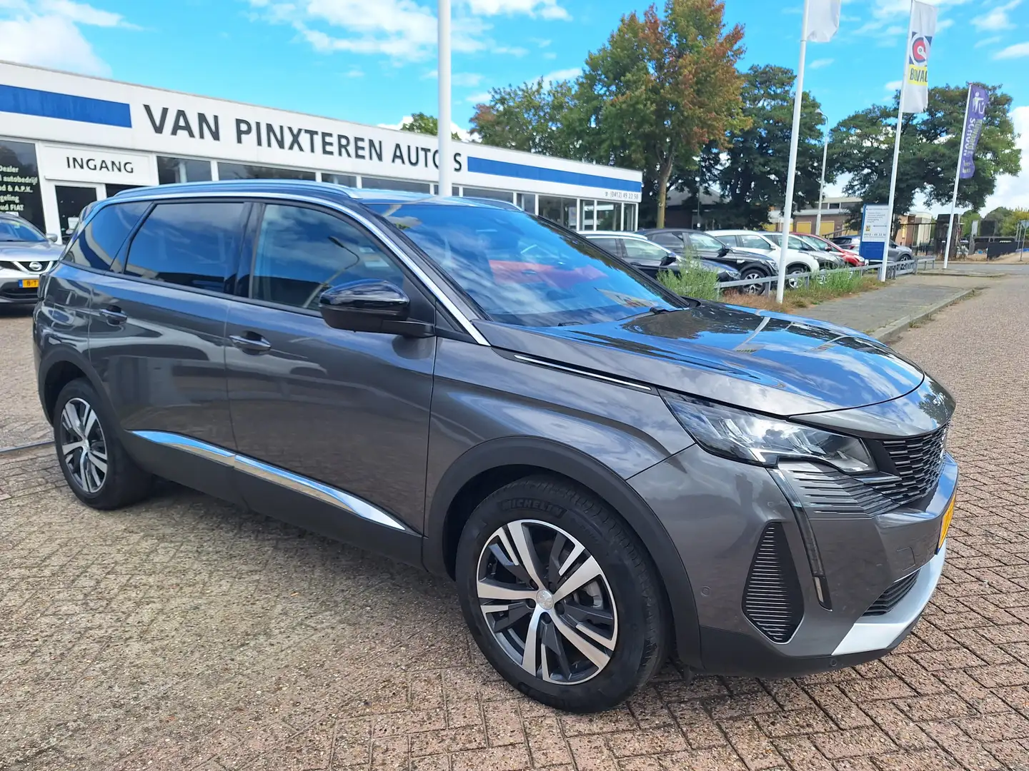 Peugeot 5008 1.2 PureTech Allure 7 persoons Grijs - 1
