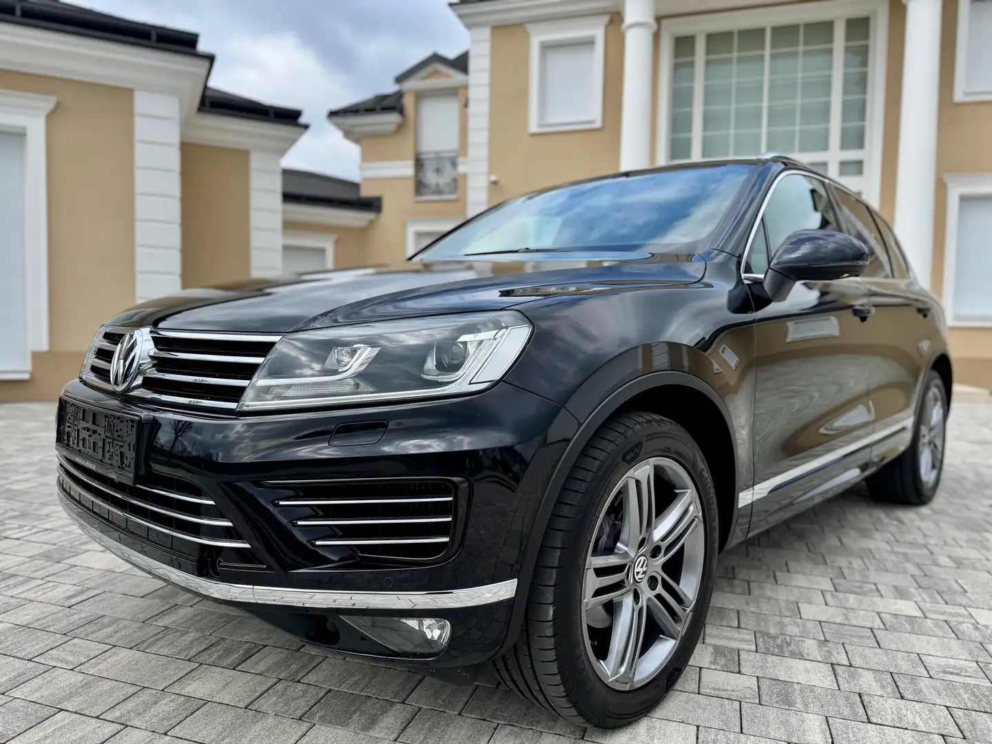 Volkswagen Touareg Touareg Sport Austria V6 TDI BMT 4Motion Aut Sport Schwarz - 1
