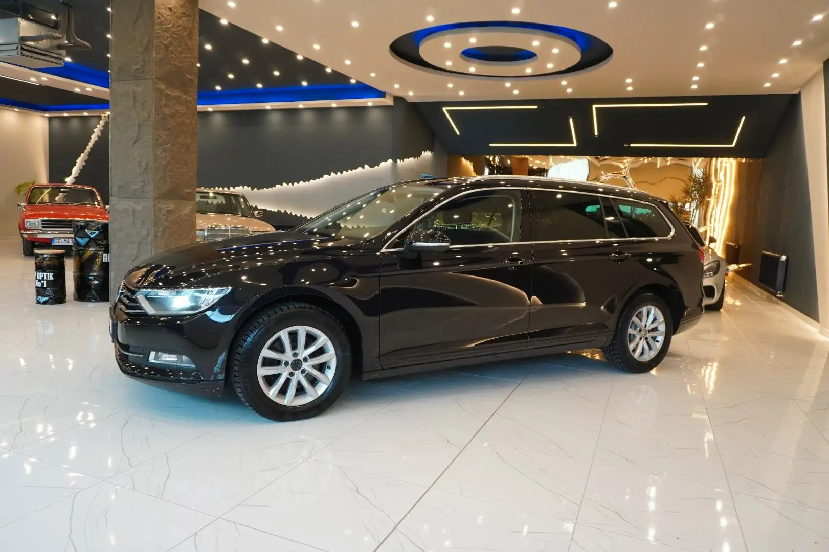 Volkswagen Passat Variant Passat Comfortline*AHK*RFK*Keyless*FrontAss* Schwarz - 2