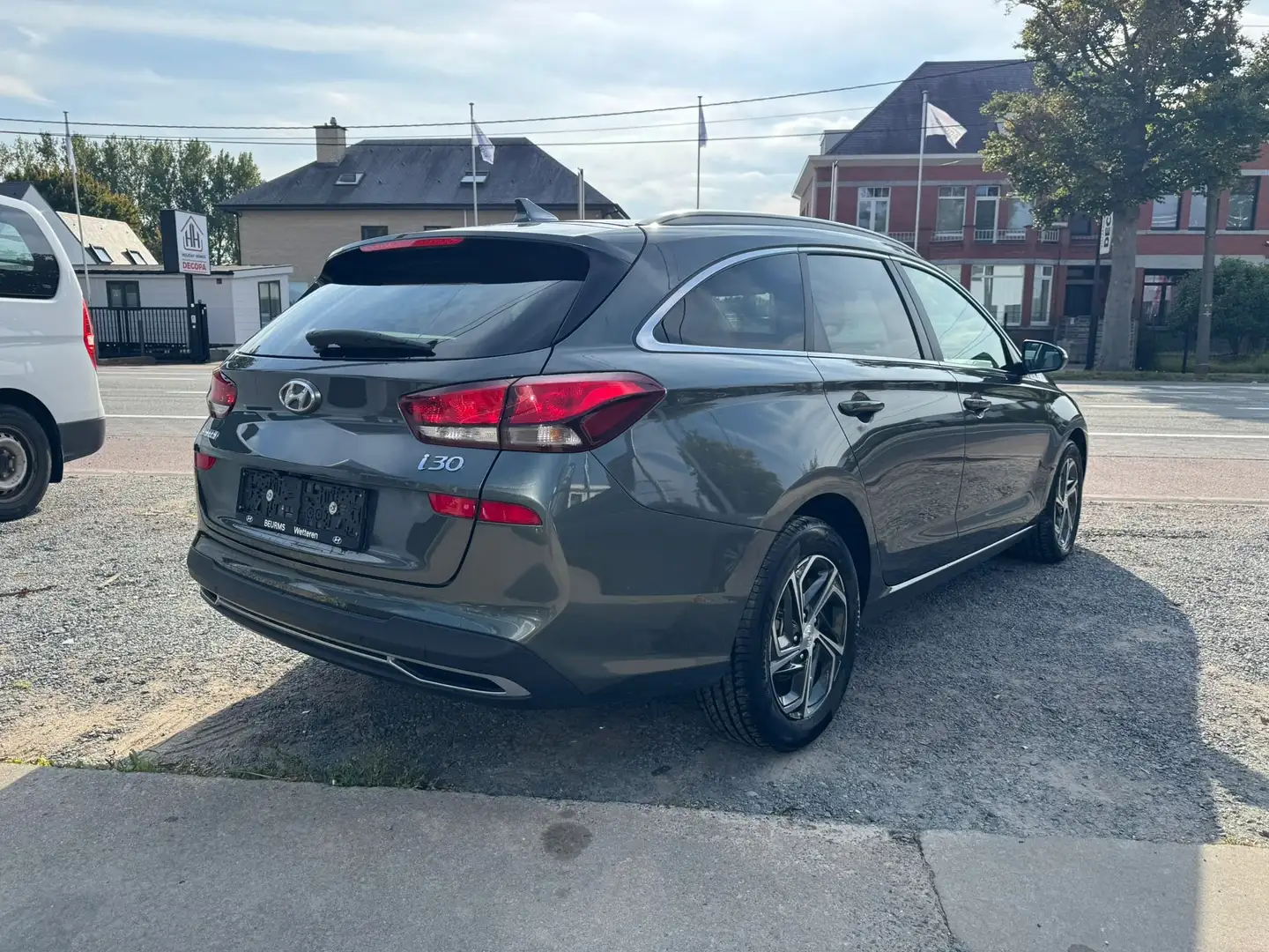 Hyundai i30 i30 Kombi 1.5 T-GDI 48V-Hybrid DCT TECHNO Grijs - 2