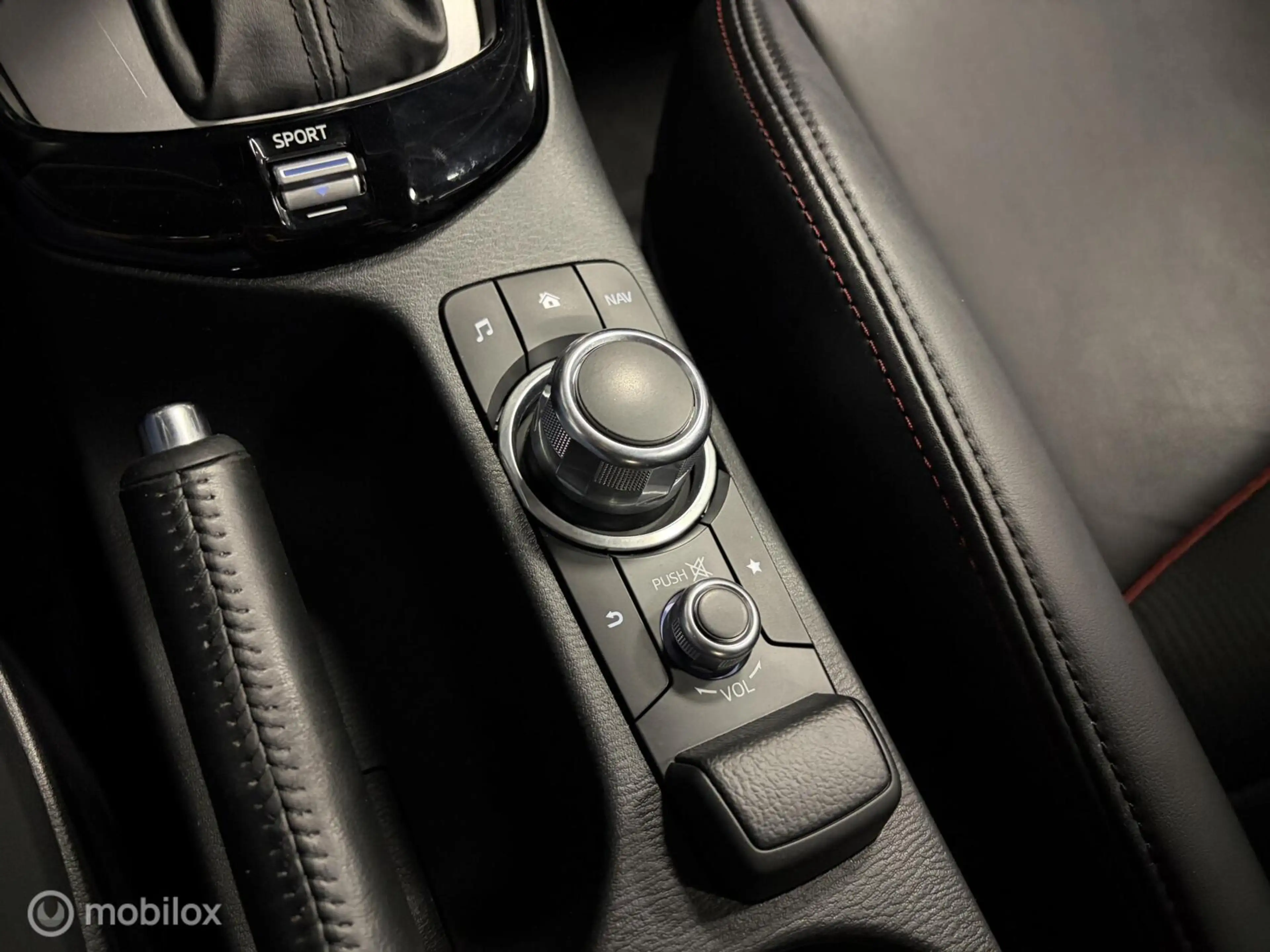 Mazda CX-3 2.0 SkyActiv-G 120 GT-M AUTOMAAT / LEDER / BOSE / — photo 13