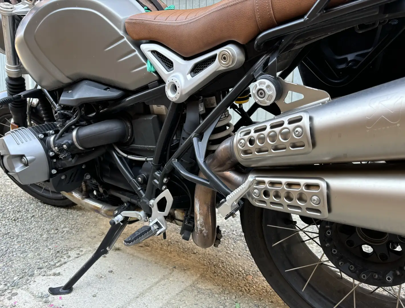 BMW R 12 nineT Scrambler Szary - 2