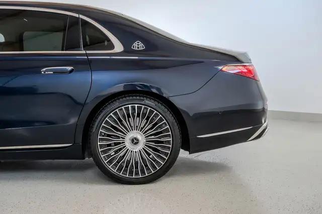 Mercedes-Benz S-Class view 9