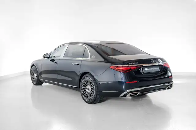 Mercedes-Benz S-Class view 4