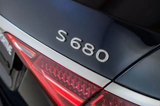 Mercedes-Benz S-Class view 14